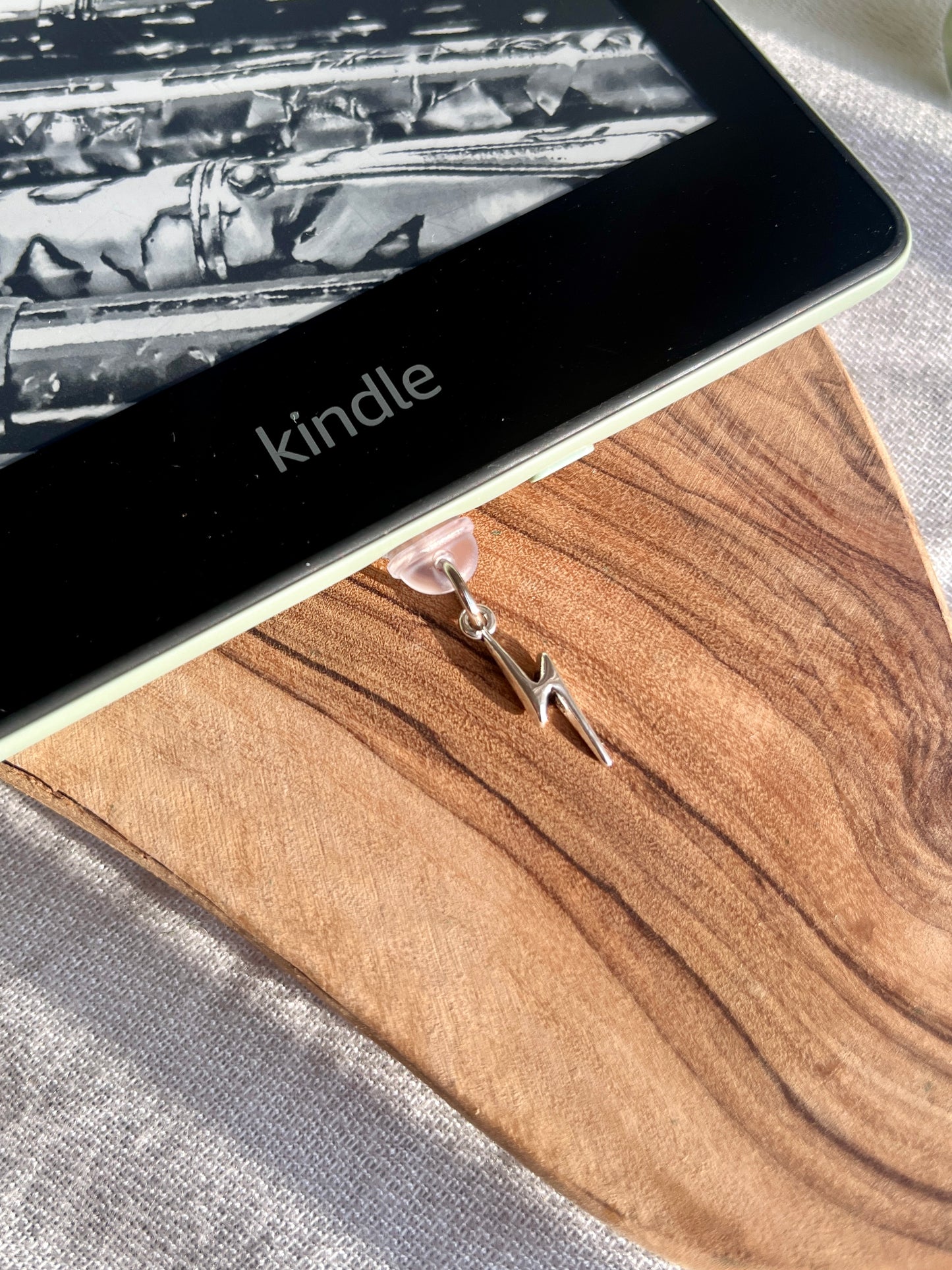 Kindle Accessory Bundle | Fourth Wing