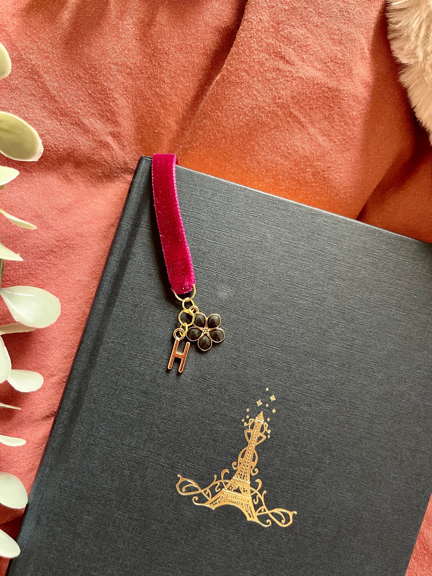 Black Daisy Flower Bookmark